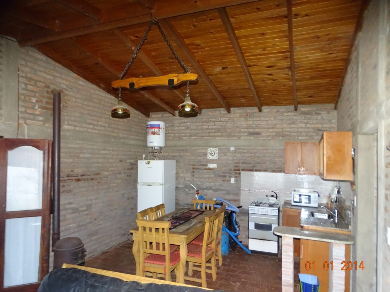 POTRERO DE GARAY-CASA ESQUINA DE DOS DORMITORIOS CON PILETA-TERRENO 1035M2-CORDOBA-ESCRITURA