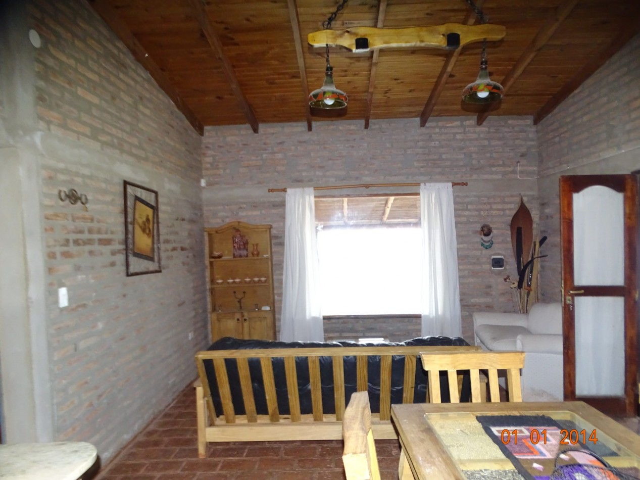POTRERO DE GARAY-CASA ESQUINA DE DOS DORMITORIOS CON PILETA-TERRENO 1035M2-CORDOBA-ESCRITURA