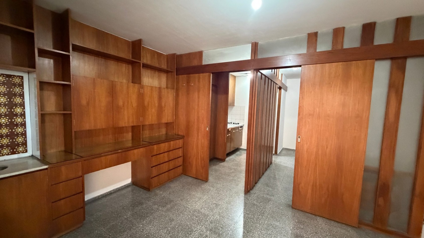 AV. GENERAL PAZ 81 - PISO 8 - 1 DORM - ESCRITURA