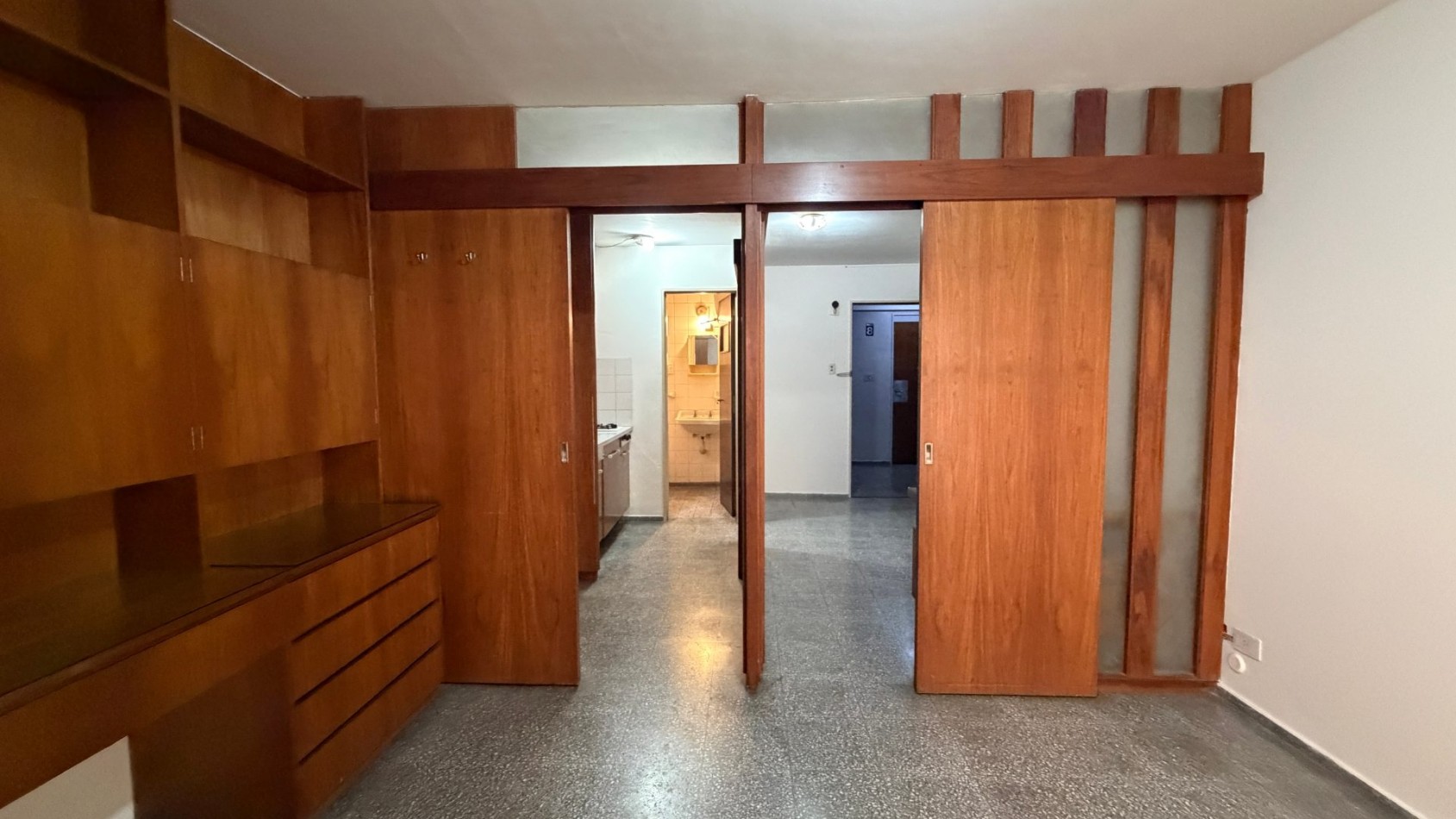 AV. GENERAL PAZ 81 - PISO 8 - 1 DORM - ESCRITURA