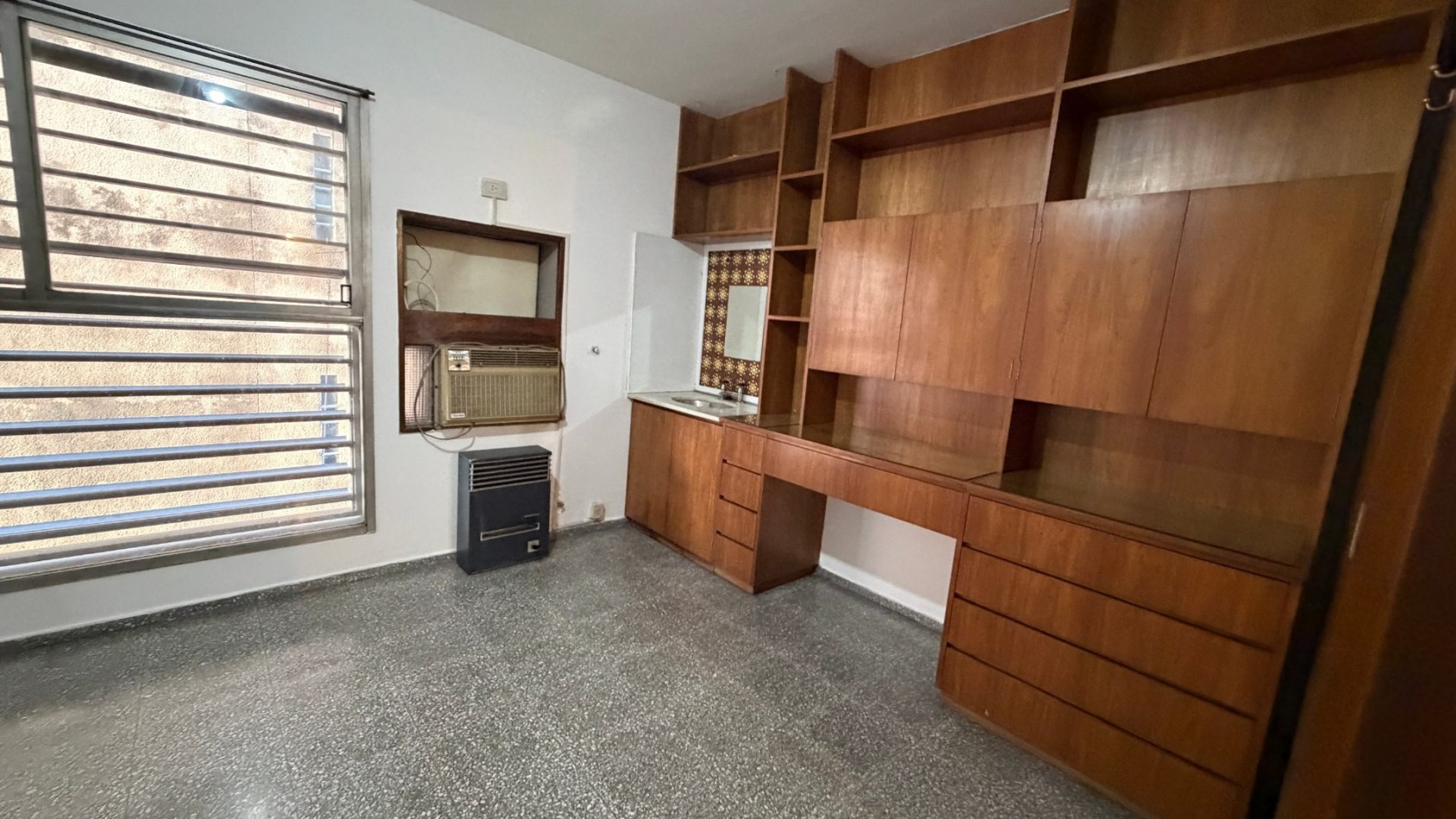 AV. GENERAL PAZ 81 - PISO 8 - 1 DORM - ESCRITURA