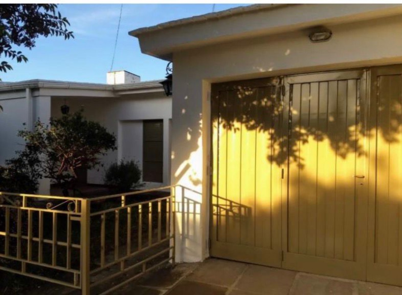 CASA CON BUENA RENTA - TRES DORMITORIOS + COHERA + PATIO. BARRIO INAUDI, CORDOBA