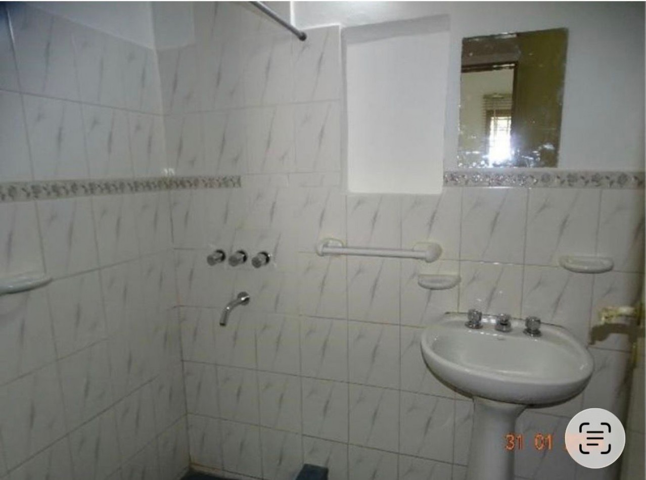 CASA CON BUENA RENTA - TRES DORMITORIOS + COHERA + PATIO. BARRIO INAUDI, CORDOBA