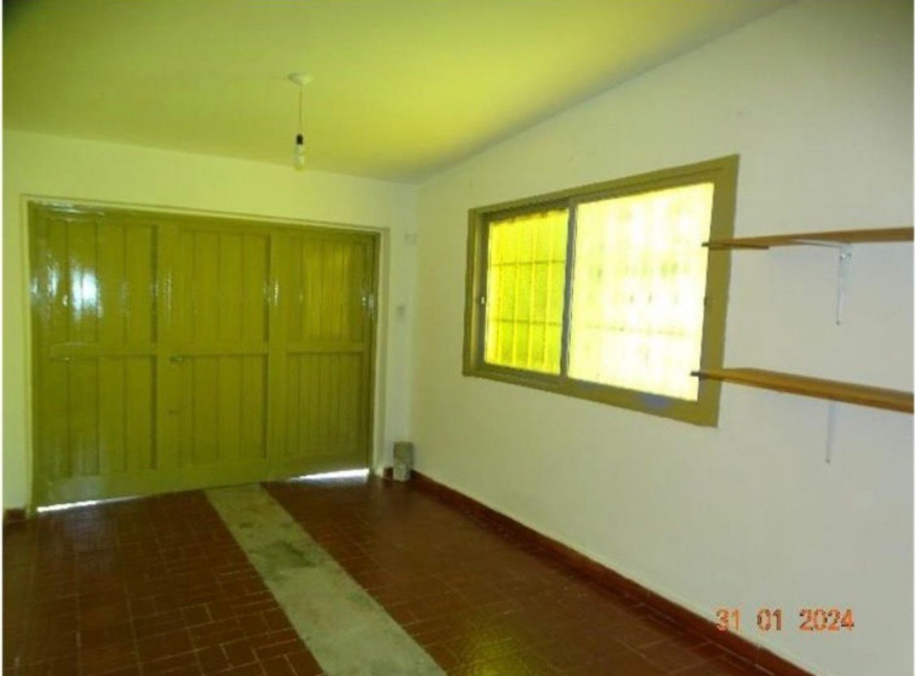 CASA CON BUENA RENTA - TRES DORMITORIOS + COHERA + PATIO. BARRIO INAUDI, CORDOBA
