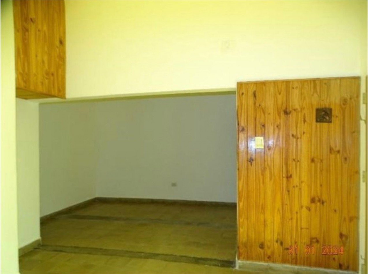 CASA CON BUENA RENTA - TRES DORMITORIOS + COHERA + PATIO. BARRIO INAUDI, CORDOBA