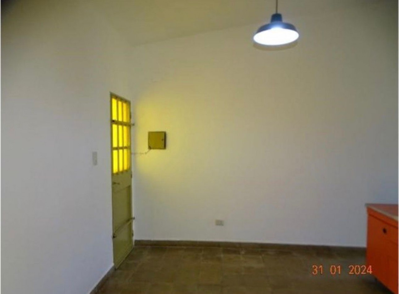 CASA CON BUENA RENTA - TRES DORMITORIOS + COHERA + PATIO. BARRIO INAUDI, CORDOBA