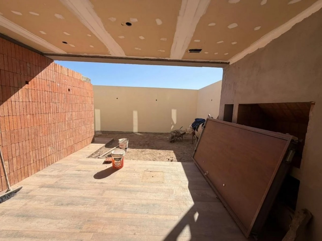 DUPLEX A ESTRENAR EN VENTA DE 140 M² - 2 DORMITORIOS + ESTUDIO - SUITE CON VESTIDOR - COCHERA DOBLE