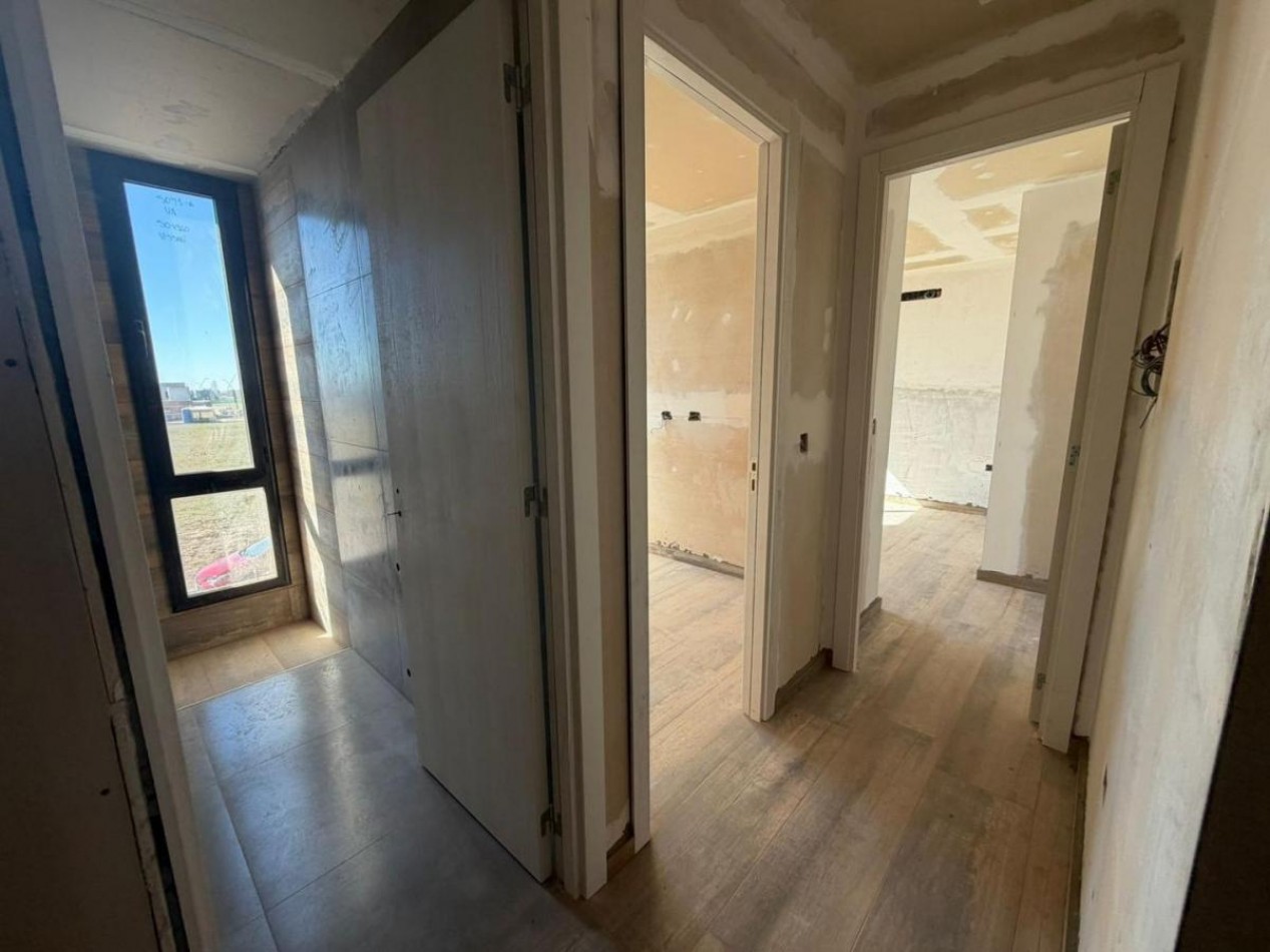 DUPLEX A ESTRENAR EN VENTA DE 140 M² - 2 DORMITORIOS + ESTUDIO - SUITE CON VESTIDOR - COCHERA DOBLE