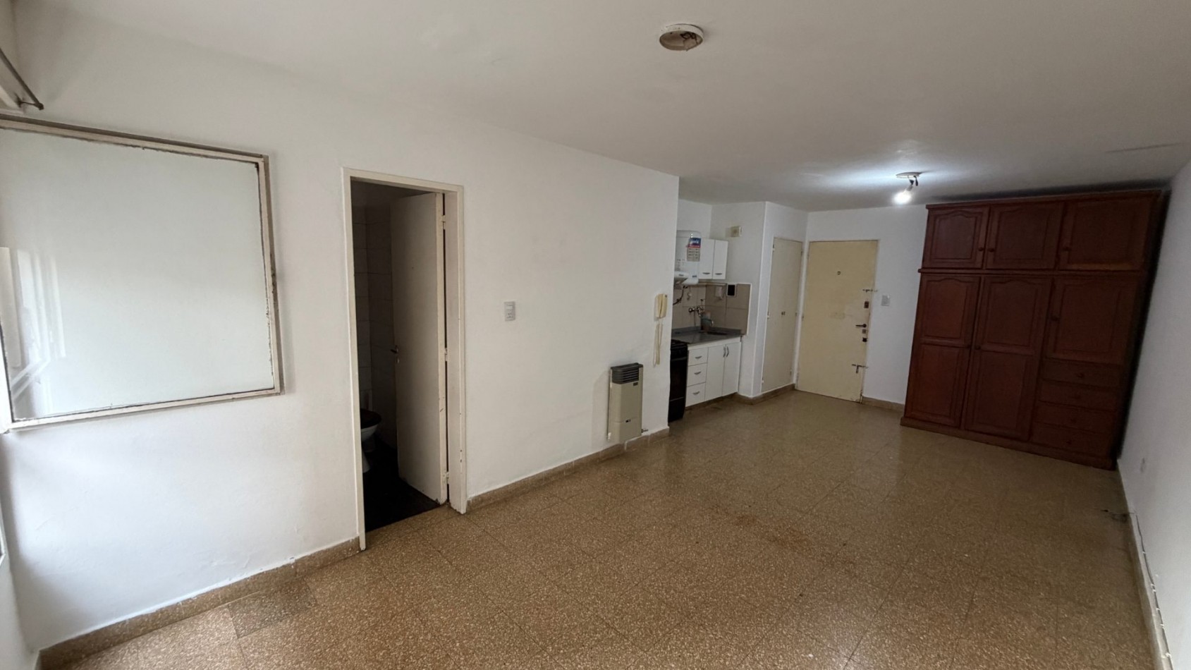 B° CENTRO - RIVERA INDARTE N°406 - MONOAMBIENTE - PISO 2 - C/RENTA - ESCRITURA