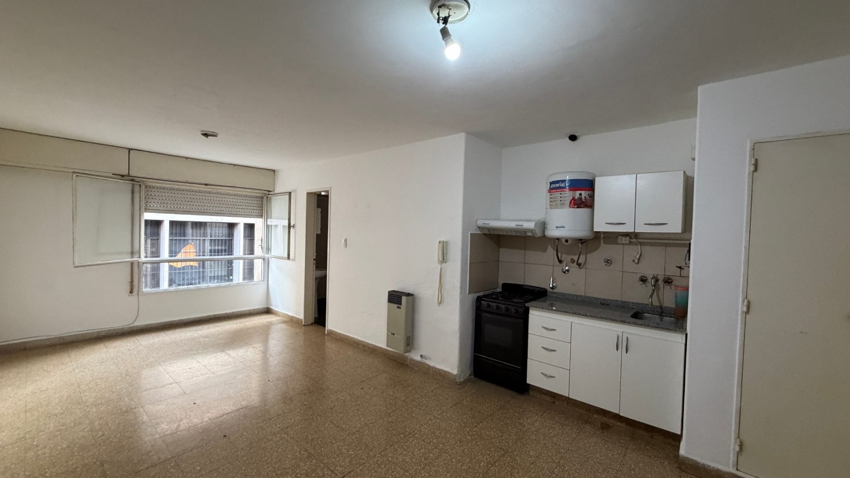 B° CENTRO - RIVERA INDARTE N°406 - MONOAMBIENTE - PISO 2 - C/RENTA - ESCRITURA