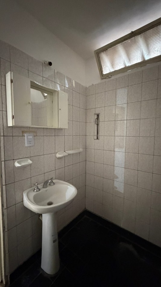 B° CENTRO - RIVERA INDARTE N°406 - MONOAMBIENTE - PISO 2 - C/RENTA - ESCRITURA