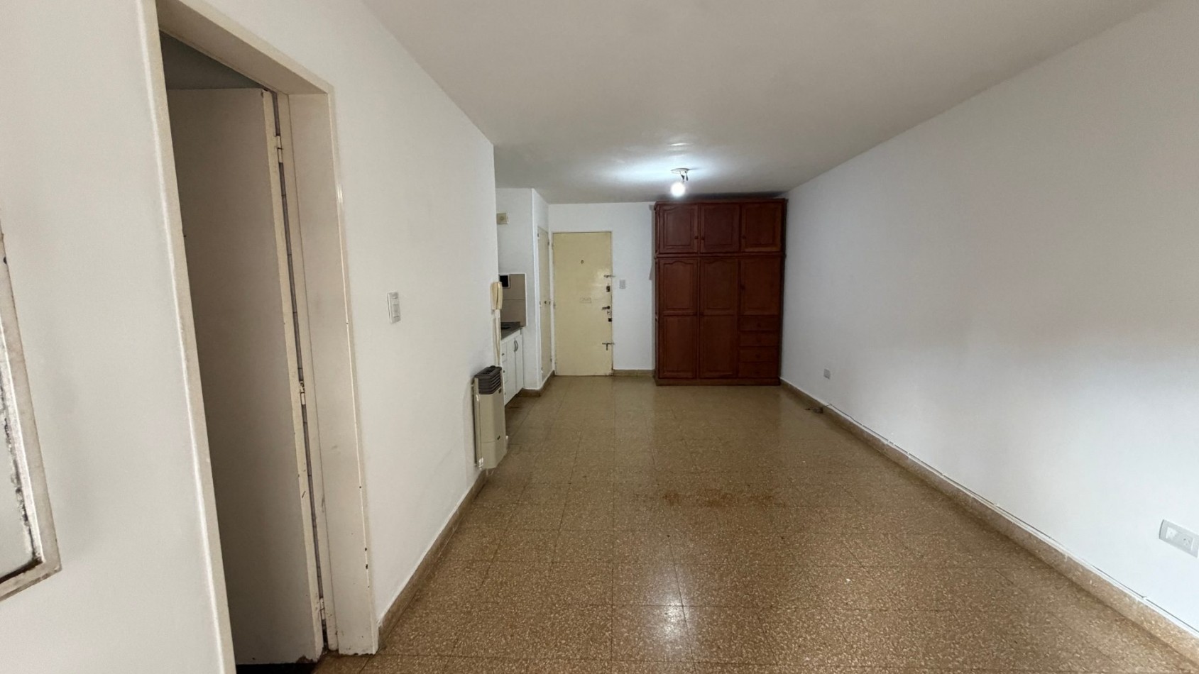 B° CENTRO - RIVERA INDARTE N°406 - MONOAMBIENTE - PISO 2 - C/RENTA - ESCRITURA