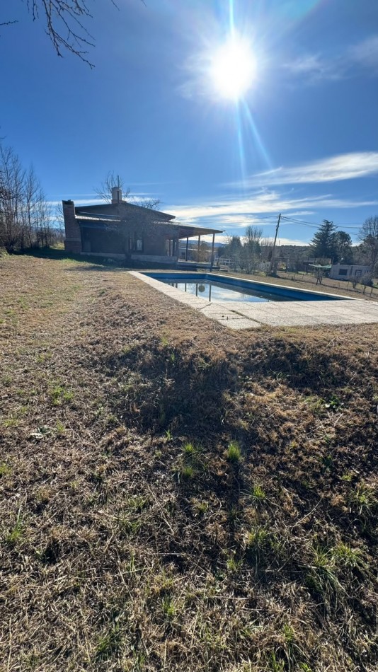 POTRERO DE GARAY-CASA ESQUINA DE DOS DORMITORIOS CON PILETA-TERRENO 1035M2-CORDOBA-ESCRITURA