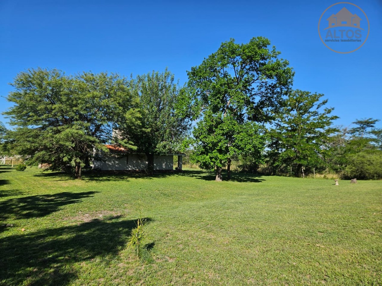 BARRIO LOS TALAS-SAN ISIDRO EN VILLA ANISACATE-CASA EN PLANTA BAJA ESQUINA, QUINCHO. TERRENO DE 1.800m2 -CORDOBA-ESCRITURA