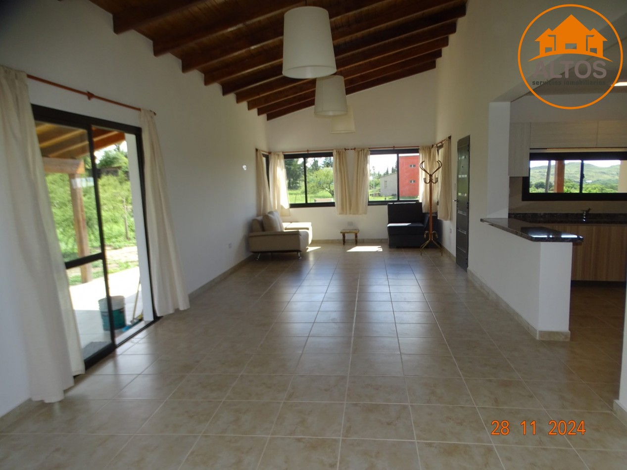POTRERO DE GARAY-CASA MUY LUMINOSA Y AMPLIA A ESTRENAR-TERRENO 1.224M2-DOS DORMITORIOS-TRES BAÑOS-GALERIA-QUINCHO-PILETA-CORDOBA-ESCRITURA