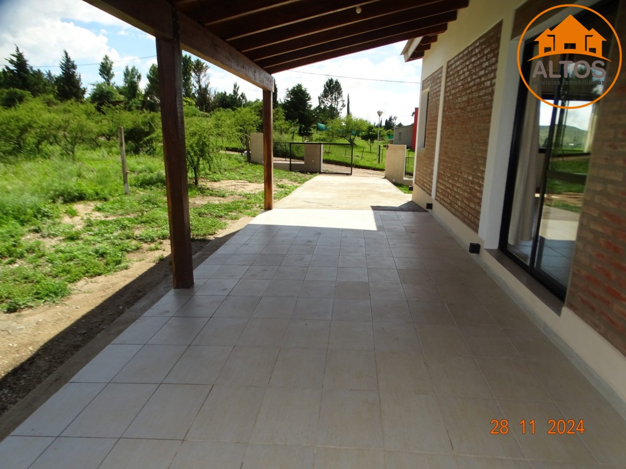 POTRERO DE GARAY-CASA MUY LUMINOSA Y AMPLIA A ESTRENAR-TERRENO 1.224M2-DOS DORMITORIOS-TRES BAÑOS-GALERIA-QUINCHO-PILETA-CORDOBA-ESCRITURA