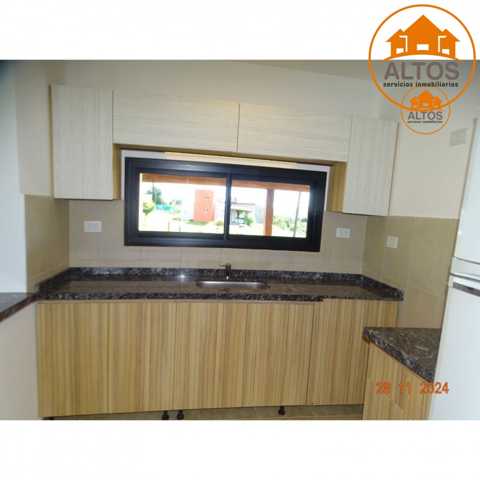 POTRERO DE GARAY-CASA MUY LUMINOSA Y AMPLIA A ESTRENAR-TERRENO 1.224M2-DOS DORMITORIOS-TRES BAÑOS-GALERIA-QUINCHO-PILETA-CORDOBA-ESCRITURA