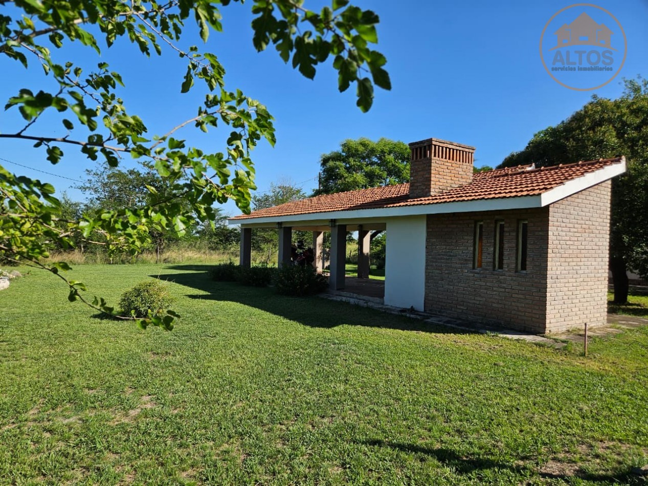 BARRIO LOS TALAS-SAN ISIDRO EN VILLA ANISACATE-CASA EN PLANTA BAJA ESQUINA, QUINCHO. TERRENO DE 1.800m2 -CORDOBA-ESCRITURA