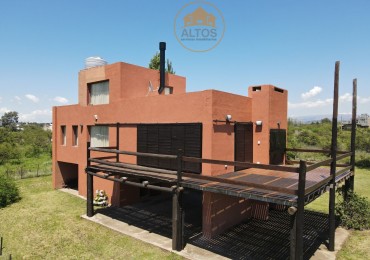 CASA IMPONENTE, AMUEBLADA, VISTA LAGO LOS MOLINOS DOS PLANTAS EN POTRERO DE GARAY, BARRIO LOS ESPINILLOS, TERR. C/ESCRITURA