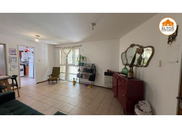 BARRIO LOMAS DE SAN MARTIN - VENTA DPTO 2 DORM. C/PATIO + COCHERA - ESCRITURA