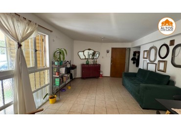 BARRIO LOMAS DE SAN MARTIN - VENTA DPTO 2 DORM. C/PATIO + COCHERA - ESCRITURA