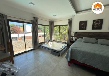 CASA 3 DORM. - 3BÑOS - COCHERA DOBLE - VILLA ALLENDE 