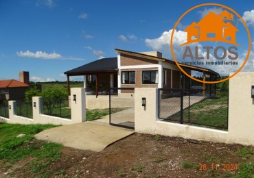 POTRERO DE GARAY-CASA MUY LUMINOSA Y AMPLIA A ESTRENAR-TERRENO 1.224M2-DOS DORMITORIOS-TRES BAÑOS-GALERIA-QUINCHO-PILETA-CORDOBA-ESCRITURA